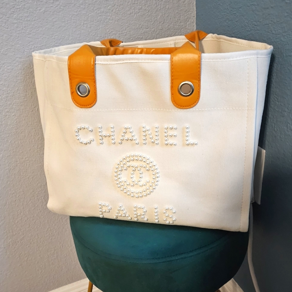CHANEL TOTE BAG W/ PERLS